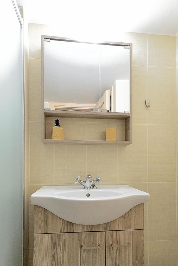 Cozycentre Apartment เอเธนส์ ภายนอก รูปภาพ